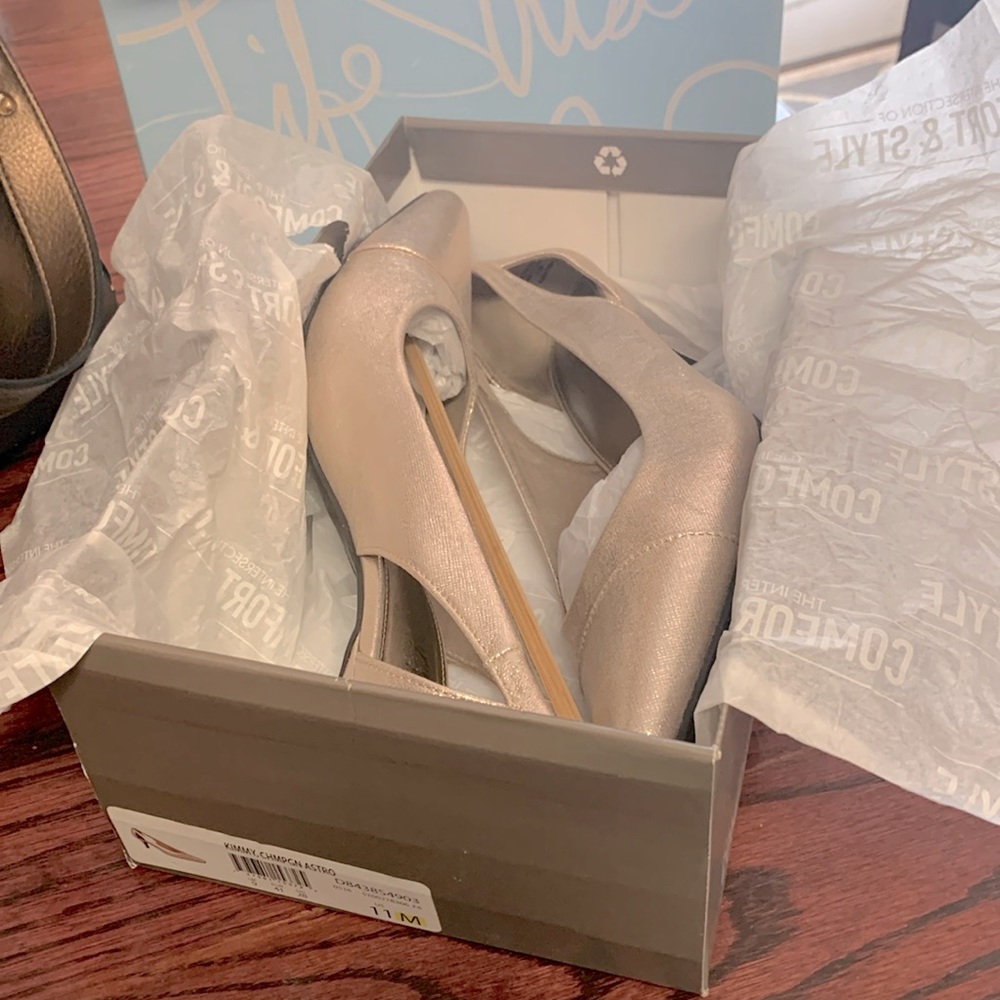 Life Stride, Kimmy, Champagne Astro, 11M, pump, low heel, new, sparkles for prom